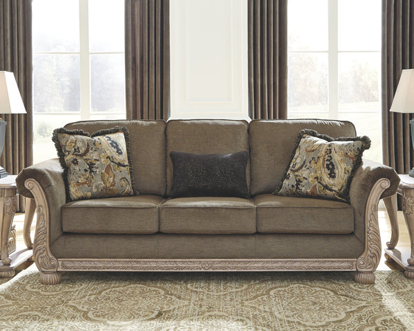 Richburg Benchcraft Sofa