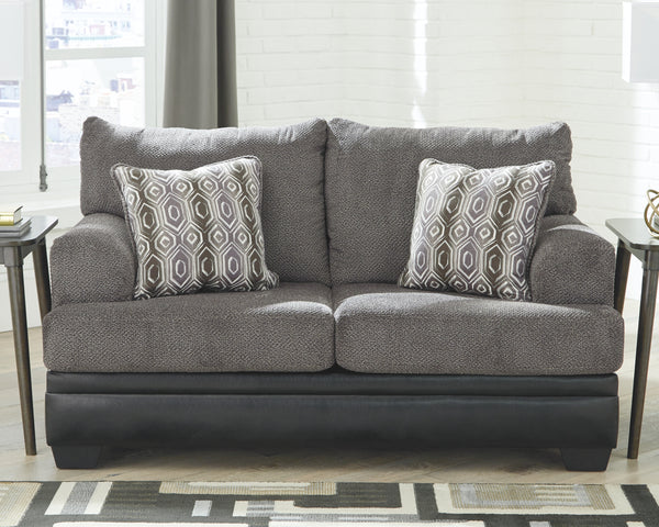 Millingar Signature Design by Ashley Loveseat