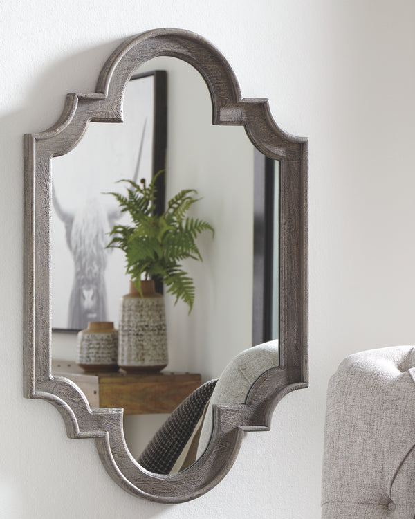 Williamette Signature Design by Ashley Mirror