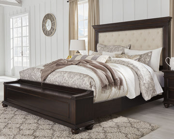 Brynhurst Signature Design by Ashley Bed with Storage Bench