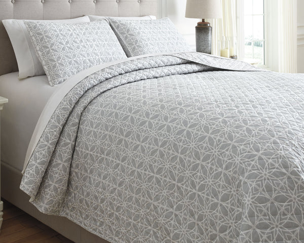 Mayda Signature Design by Ashley Quilt Set King