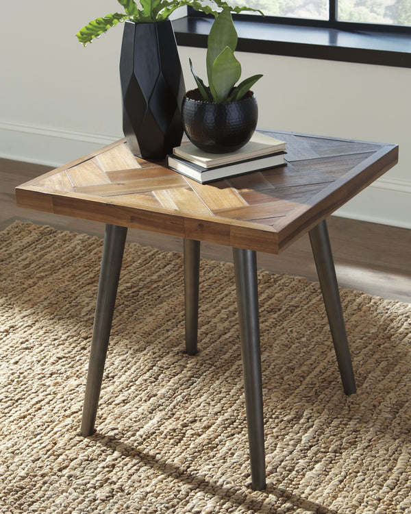 Vantori Signature Design by Ashley End Table